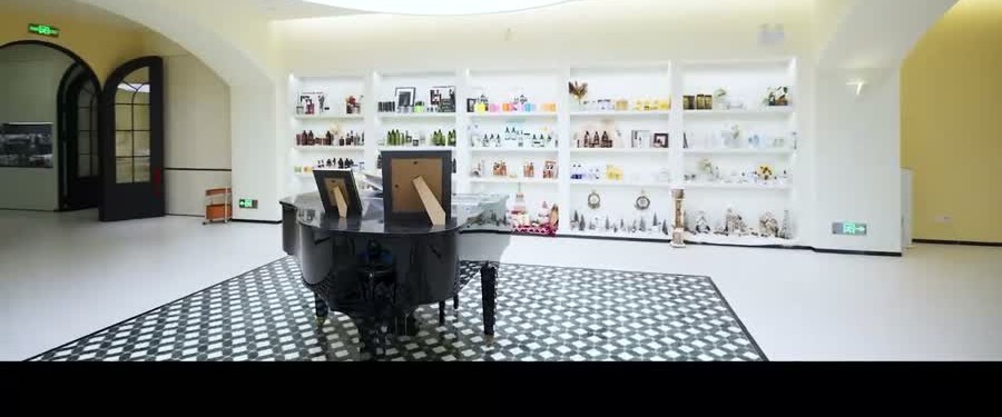 Rayzura factory showroom
